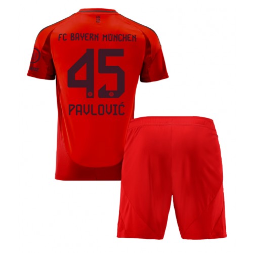 Dětský fotbalový dres Bayern Munich Aleksandar Pavlovic #45 2024-25 Domácí Krátký Rukáv (+ trenýrky)